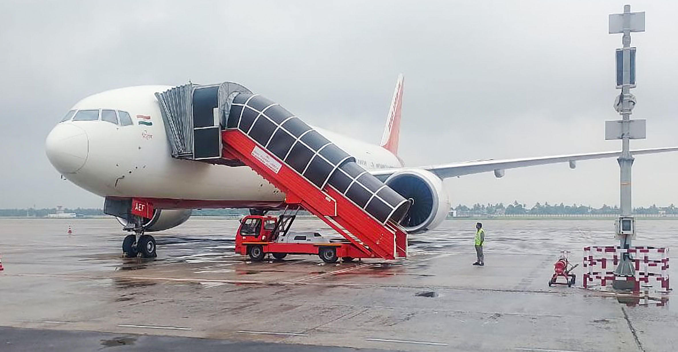 Air India Mumbai-Delhi flight receives bomb threat on Delhi airport, probe launched