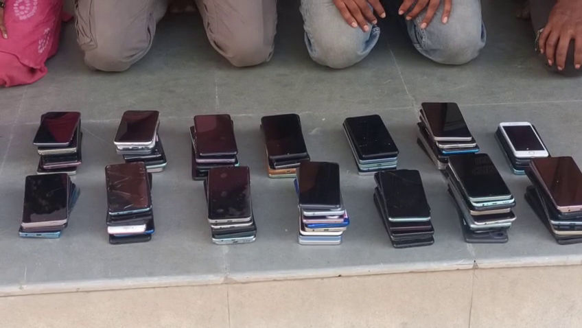 ભીડ મેળા અને ઉત્સવમાં મોબાઇલ ફોનની ચોરી કરતી ગેંગ અંતે ઝડપાઇ 2 - image