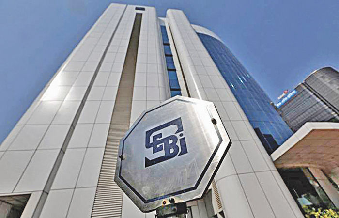 રિલાયન્સ, બેંકિંગ શેરોમાં ફંડોની વેચવાલીએ સેન્સેક્સ 504 પોઈન્ટ ગબડીને 85138 1 - image