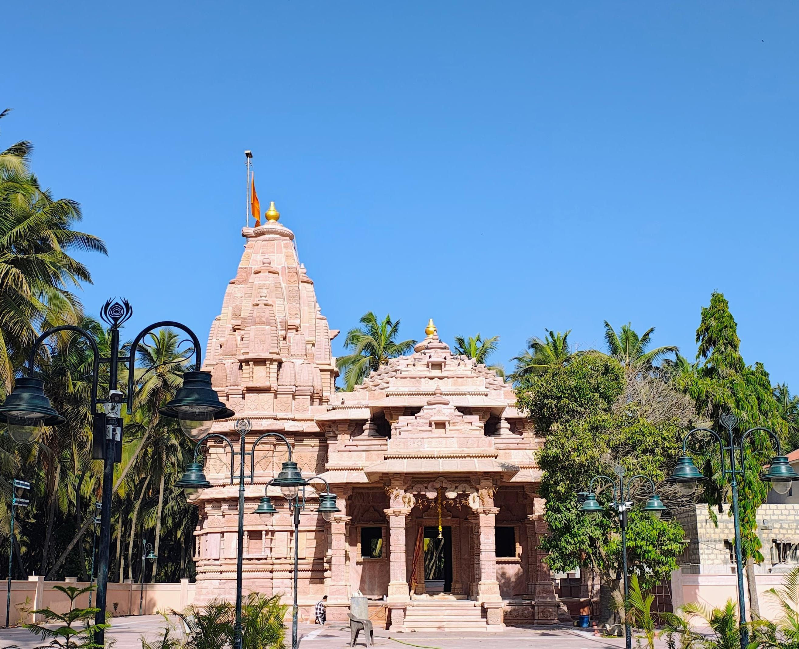 પોરબંદર: દ્વારકા બાદ શ્રી કૃષ્ણ સાથે જોડાયેલા વધુ એક સ્થળની રોનક બદલાઈ, અહીં રુક્ષ્મણી સાથે થયું હતું મિલન 2 - image