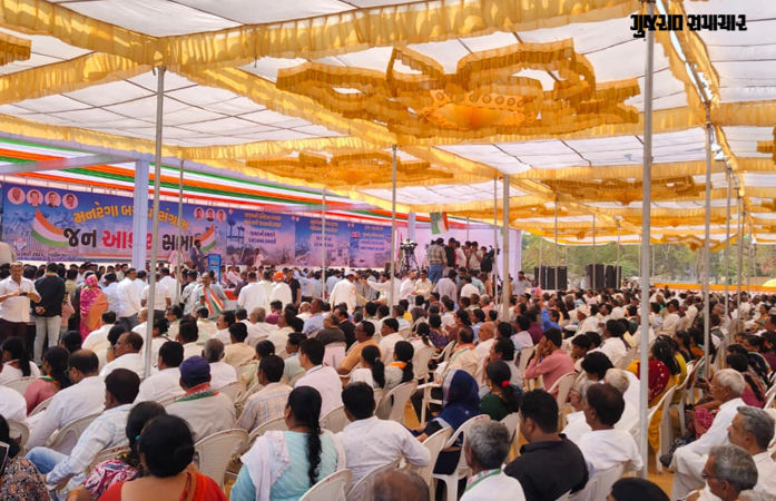 ગાંધીનગર: બજેટ સત્રના પ્રથમ દિવસે કોંગ્રેસનું શક્તિ પ્રદર્શન, 'મનરેગા બચાવો સંગ્રામ' મુદ્દે યોજી જન આક્રોશ સભા 1 - image