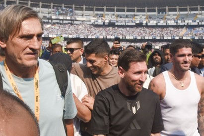 Kolkata fans' fury erupts after Messi's quick exit, leaves Mamata 'shocked' 