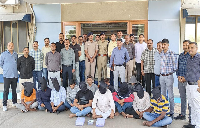 ગાંધીધામઃ મહિલાએ ચોરી કરતાં સોનીને ત્યાં ઈ.ડી.ની 'નકલી રેડ'નો ભાંડો ફૂટયો 1 - image