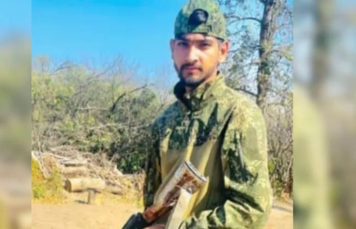 52 લાખની લાલચ, રશિયા ભણવા ગયેલો અનુજ યુક્રેન સામે યુદ્ધમાં ઉતર્યા બાદથી ગુમ, પરિજનો બેહાલ 1 - image