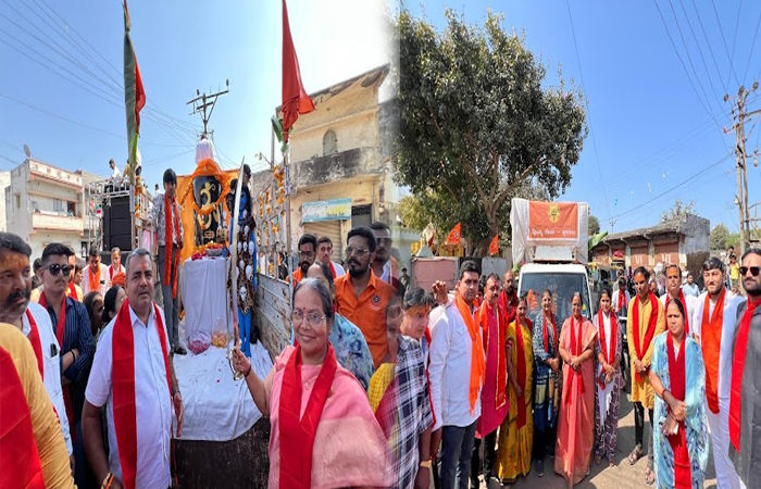 જામનગરના શંકર ટેકરી વિસ્તારમાં શિવરાત્રિના મહા પર્વે હિન્દુ સેના આયોજિત ભવ્ય શિવ શોભાયાત્રા યોજાઈ 1 - image