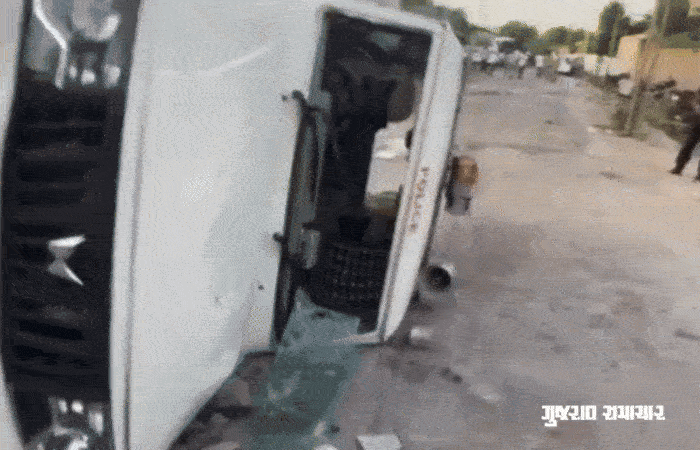 VIDEO: બોટાદના હડદડની ખેડૂત મહા પંચાયતમાં મહાસંગ્રામ: પોલીસ પર પથ્થરમારો, અનેકની અટકાયત 2 - image