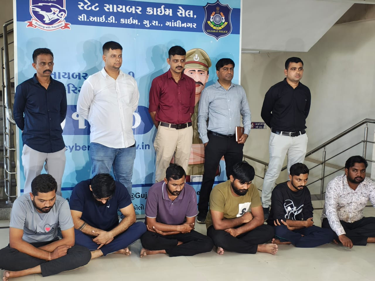 200 કરોડના સાયબર ફ્રોડના આંતરરાષ્ટ્રીય રેકેટનો પર્દાફાશ, 386 વખત છેતરપિંડી કરી હતી 2 - image