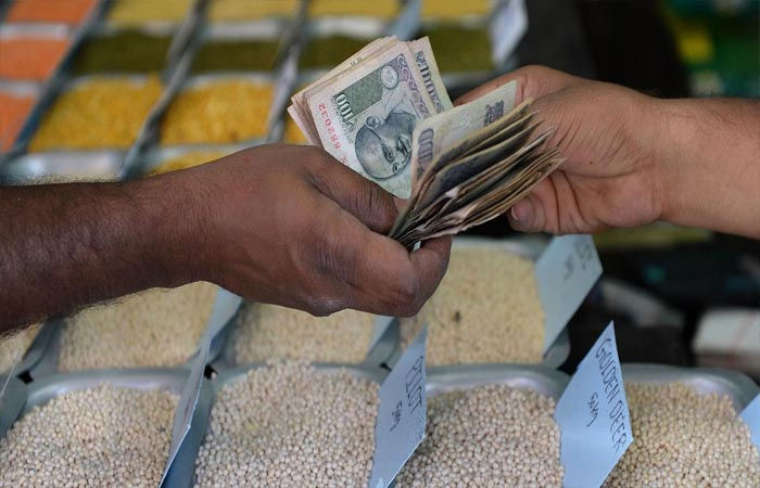 ત્રણ મહિના બાદ ફરી મોંઘવારીમાં વધારો : ઓગસ્ટમાં રિટેલ ફુગાવો 7%, IIP ઘટ્યો 1 - image