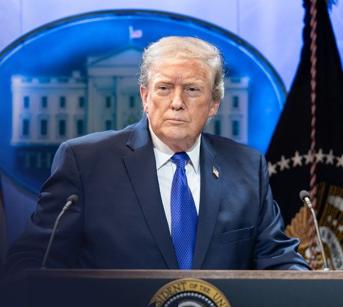 Trump warns Iran over Hormuz shipping